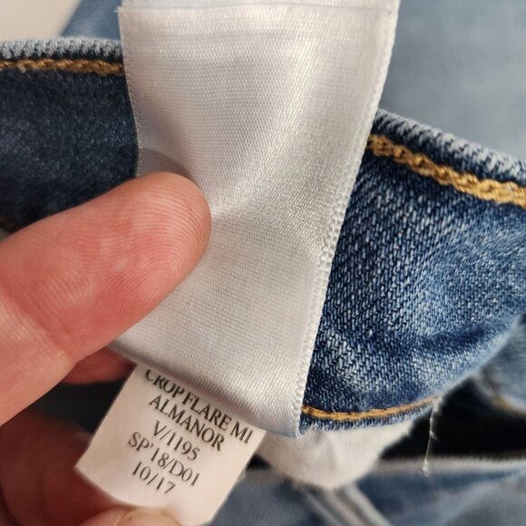 Old Navy Womens Mid-Rise Flare Jeans Light Wash Size 2 FLAWS - Picture 10 of 14